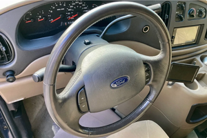 LISTO PARA CONDUCIR - USADO, VOLANTE A LA IZQUIERDA |   Volante a la derecha |   FORD ECONOLINESS E-250 CONVERSION VAN 2004 - Product Image 4