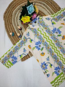 Présentation de notre best-seller saisonnier kurti/les conceptions sont adaptées pour les événements, y compris les fêtes de bureau fêtes religieuses. - Product Image 5