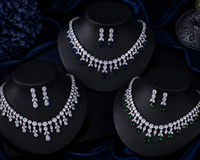 Ensemble de bijoux en zircone cubique AAA+ - Collier et boucles d'oreilles en forme de poire pour femmes - Micro pavé plaqué or 18 carats - Bijoux de mariage