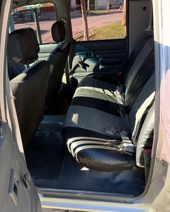 Toyota Hilux DLX DOB d'occasion de 2001, en bon état - Product Image 3