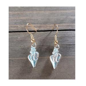 Boucles d'oreilles élégantes en acier inoxydable Bijoux légers et élégants pour le bureau, le collège et les loisirs disponibles à la vente - Product Image 1