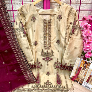 คอลเลกชันการเย็บปักด้วยผ้าออร์แกนซ่าแท้ด้วยเพชรโมติสำหรับผู้หญิง tussle reyon Fabric Kurtis - Product Image 1