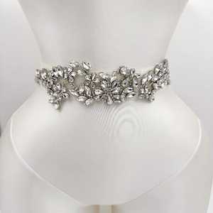 Cinturón de Novia Bridella BS283 con Pedrería Roja, Ajustable - Product Image 1