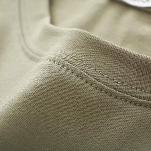 T-shirt décontracté léger pour homme, tissu respirant, style streetwear tendance, à porter au quotidien pour la saison estivale - Product Image 3