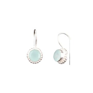 Pendientes de Plata de Ley con Calcedonia Aqua, Hechos a Mano, Joyería Elegante con Piedra de Nacimiento de Mayo para Mujer, Chapados en Oro, Certificados por IGI - Product Image 2