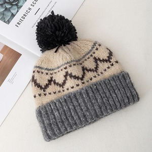 Bonnet en tricot à pompons d'hiver pour femmes avec bonnet élégant en fourrure à la mode Cadeau parfait pour les fashionistas de plage - Product Image 6