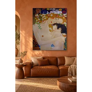 Fida Klimt Mère avec des fleurs dans les cheveux et enfant endormi, impression sur toile verticale - Product Image 5