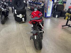 Offre Annuelle 2025 – Nouvelles Motos Honda CBR650R E-Clutch - Product Image 4