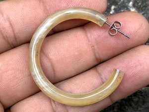 Boucles d'oreilles en corne de buffle, forme naturelle, taille personnalisée, meilleur design, nouveautés, écologiques, faites à la main, modernes, MN EXPORTS, mariage - Product Image 1