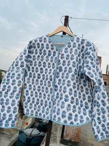 Ropa de Abrigo India para Mujer, Hecha a Mano, Estampada, Acolchada, Bordada, Estilo Bohemio Otoñal, Reversible, de Algodón, para Invierno, Estilo Vintage Kantha - Product Image 2