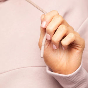 บริการ OEM เสื้อฮู้ดครอปผู้หญิงแบบมีซับใน คุณภาพดีที่สุด ราคาสมเหตุสมผล สไตล์สตรีทแวร์ - Product Image 3