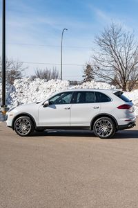 USADO LHD/RHD 2016 PORSCHE CAYENNE - Product Image 3