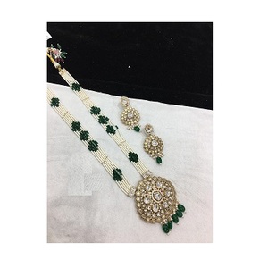 Hermoso conjunto de collar de moissanita Kundan hecho a mano, joyería tradicional de alta calidad para bodas y celebraciones a la venta. - Product Image 1