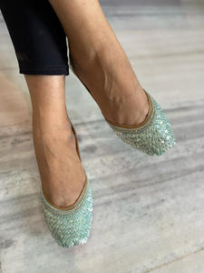 Jutti — tenue de soirée de styliste en cuir brodé, Style ethnique - Product Image 2