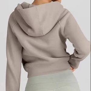 Sweats courts zippés de haute qualité pour femmes Tenues d'automne en polaire Sweats à capuche confortables et décontractés - Product Image 1