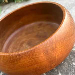 Bol rond en bois artisanal |   Plat de service en bois naturel lisse pour les collations, les salades, la décoration, les cuisines et le style rustique de la maison - Product Image 3