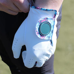 Gants de golf Cabretta perforés personnalisés avec impression de logo de broderie de marque personnalisée et options d'étiquettes d'étiquettes - Product Image 3