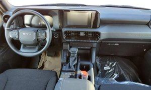 Toyota Land Cruiser Prado 250 TX-L 2.4L เบนซินเทอร์โบอัตโนมัติรุ่นใหม่แบรนด์ใหม่ไม่เคยจดทะเบียน3274 Ref - Product Image 4