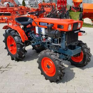 Tracteur agricole avancé neuf et d'occasion, moteur diesel 3 cylindres, transmission 4x4, équipement agricole PLC - Product Image 5