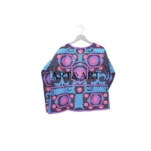 Chaqueta Corta de Invierno para Mujer, Hecha a Mano, con Bordado Suzani, Diseño Floral Acolchado, Cuello en V, 100% Algodón, Ecológica, Color Personalizado - Product Image 6
