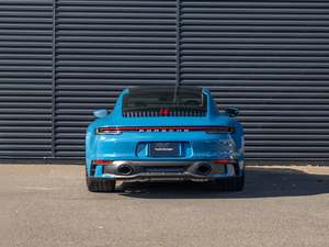 Porsche 911 Carrera S Turbo Coupé RWD R20 2024 USADO, Cuero Oscuro, Volante a la Izquierda - Product Image 4