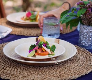 Premium 7 Inch Areca Palm Leaf Engraved Durable Eco-Friendly <b>Disposable</b> Food Service <b>Plates</b> for Fast Food Takeaway Dessert Items - Product Image 2