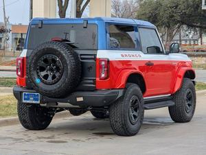 รถใหม่/มือสอง ปี 2025 ฟอร์ด บรองโก สโตรปเป้ อิดิชั่น เครื่องยนต์ 2.7L V6 กล้องมองหลัง 360 องศา รับน้ำหนักได้ 31-40 ตัน ระบบดีเซล/เบนซิน เกียร์อัตโนมัติ ขาย - Product Image 6