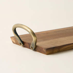 Precios al por mayor Bandeja de servicio de madera con mango de metal dorado Mesa de comedor rectangular para el hogar Bandejas para servir comida y aperitivos - Product Image 2