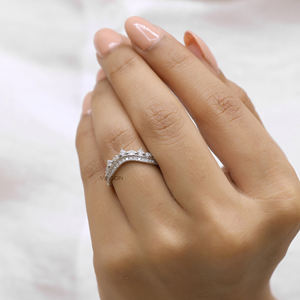 Anillo de boda de diamante de moissanita Estilo Vintage, anillo de aniversario de boda de diseño único para mujer - Product Image 6