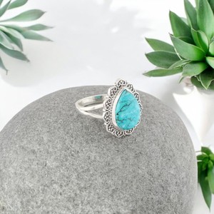 Bague de créateur en turquoise tibétaine Déclaration Bague en argent sterling 925 Bijoux en pierres précieuses naturelles faits à la main pour elle - Product Image 1
