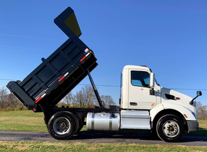 Precio Competitivo, Camión Volquete Peterbilt 579 Usado, Años 2021 y 2022, 420HP, 15.5, 6 Velocidades, Automático, en Venta - Product Image 2