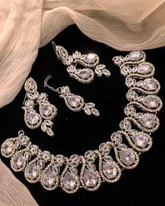 Collar de mariposa mate, collar con colgante de arena para uñas de lujo a la moda, pendientes de tuerca, anillo de circón, conjuntos de joyería de regalo - Product Image 5