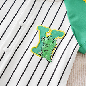 Linda Chaqueta <span class=keywords><strong>de</strong></span> Béisbol <span class=keywords><strong>de</strong></span> Manga Corta con Letras <span class=keywords><strong>a</strong></span> Rayas <span class=keywords><strong>de</strong></span> Cocodrilo <span class=keywords><strong>de</strong></span> Dibujos Animados, Bordada en Blanco y Azul, Estilo Personalizado <span class=keywords><strong>de</strong></span> Fábrica <span class=keywords><strong>para</strong></span> Recién Nacidos - Product Image 4