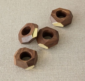 Rond de serviette en résine et bois Rond de serviette en bois personnalisé Vaisselle Produit antique pour la maison Fabriqué en Inde - Product Image 6