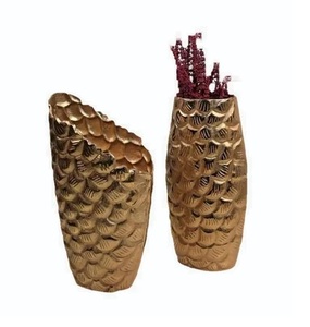 Vases à fleurs en métal au design unique Vase de table de décoration d'hôtel à domicile de haute qualité Vente chaude à bas prix. - Product Image 1