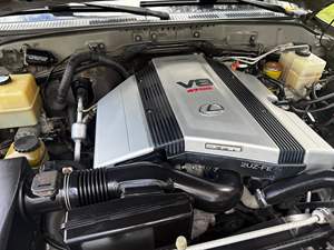 Lexus LX 470 de 2000, Usado, Sin Reserva, Motor V8, Color Verde Riverock Mica, Diferencial Central Bloqueable, Sin Modificaciones - Product Image 6