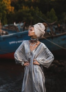 Kaftan gris clair long jusqu'au sol 100% coton col en V manches longues silhouette trapèze grande taille coupe ample imprimé design vintage - Product Image 3