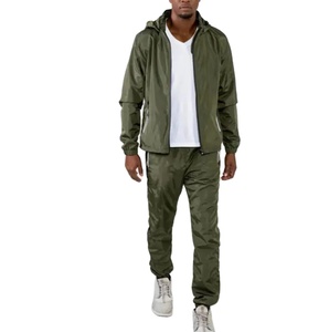 Sweat à capuche coupe-vent décontracté du fabricant personnalisé avec short Ensemble de survêtement coupe-vent deux pièces logo personnalisé 2026 - Product Image 1