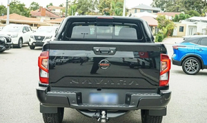 2023 Nis-San NAVARA Pro RHD 4L มือสองเครื่องยนต์แก๊สเกียร์อัตโนมัติเบาะหนังประสิทธิภาพเต็มรูปแบบกล้องหลังพวงมาลัยซ้าย