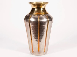 Florero de aluminio más vendido con textura lisa y tono plateado rico diseñado para espacios de vida u oficina de lujo - Product Image 2