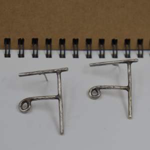 ต่างหูชุบทองคำภาษาฮินดีสำหรับผู้หญิงและเด็กผู้หญิงทันสมัยปรับแต่งได้ตามต้องการ - Product Image 1