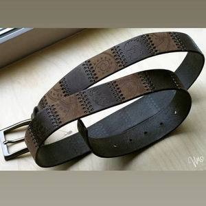 Cinturón con hebilla de aleación de piel de vaca grabada vintage-Moda de estilo occidental con longitud personalizable - Product Image 1