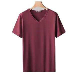 เสื้อยืดแขนสั้นผู้ชายปี 2026 ทรงหลวม ระบายอากาศได้ดี เสื้อยืดไซส์ใหญ่ เสื้อผ้าฤดูร้อน ผ้าบาง สีพื้น คอวี ชุดลำลองใส่ในบ้าน - Product Image 5