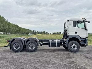 Chasis de cabina usado con dirección izquierda para TGS 33.400 BB CH 6x4 Diésel, estándar de emisiones Euro 2, 371 CV, 21-30T - Product Image 3