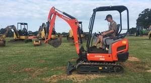 Mini-excavatrice compacte d'occasion KX018-4 avec moteur de 16,6 CV - Product Image 3