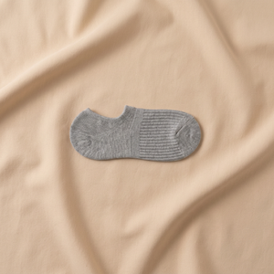 Chaussettes No See Um avec système de maintien au talon pour femmes, idéales comme chaussettes décontractées avec ajustement antidérapant breveté à 90 degrés - Product Image 1
