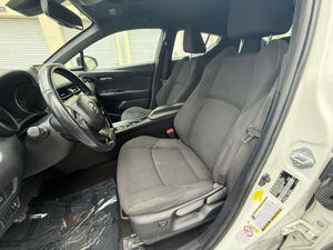 2018 Toyota 2017 XLE Premium con caja de cambios automática Asientos de cuero Cámara trasera Neumáticos R17/R20 Hilux Corolla Variant Gas-Fueled - Product Image 4