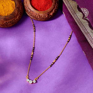Trois Mangalsutra Éternels Fantaisie - Bijoux de Collection Culturelle - Product Image 1