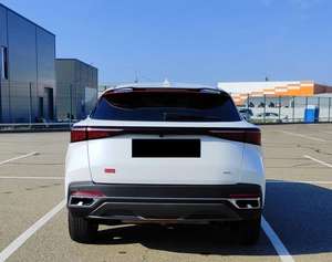 Modèle SUV C 5 2023 Automatique 7 vitesses Moteur <4L R18 Cuir Gauche AWD Essence/Pétrole Clair/Foncé - Product Image 2