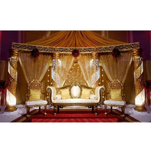 Pilares de cristal brillantes Escenario DE BODA abierto Tema de cristal dorado Escenario de media luna Escenario Maharaja para bodas indias - Product Image 1